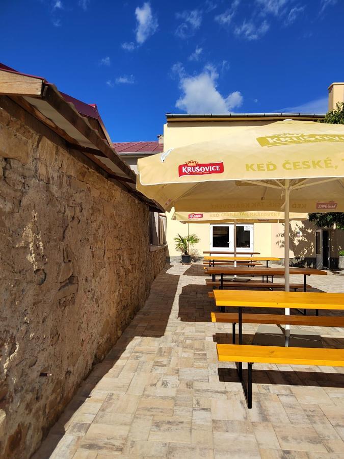 Penzion Oso Vrbov Eksteriør bilde